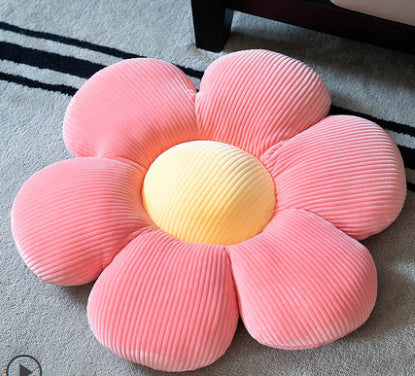 Petal-Style Small Daisy Cushion for Cozy Spaces