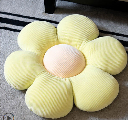 Petal-Style Small Daisy Cushion for Cozy Spaces