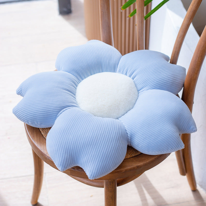 Petal-Style Small Daisy Cushion for Cozy Spaces