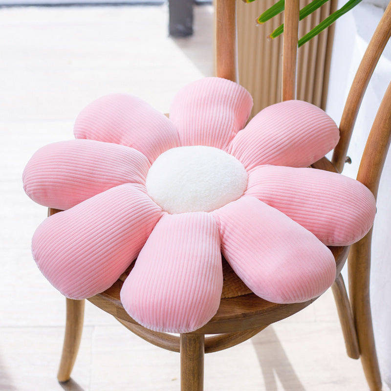 Petal-Style Small Daisy Cushion for Cozy Spaces