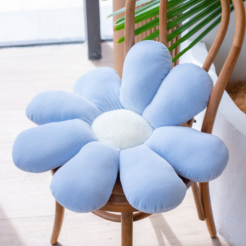 Petal-Style Small Daisy Cushion for Cozy Spaces