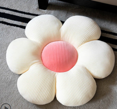 Petal-Style Small Daisy Cushion for Cozy Spaces