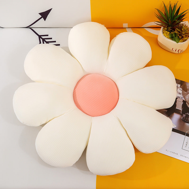 Petal-Style Small Daisy Cushion for Cozy Spaces